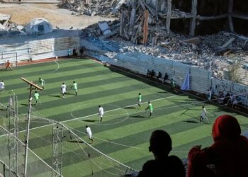 اتفاقية لبناء استاد وطني و50 ملعبا في قطاع غزة