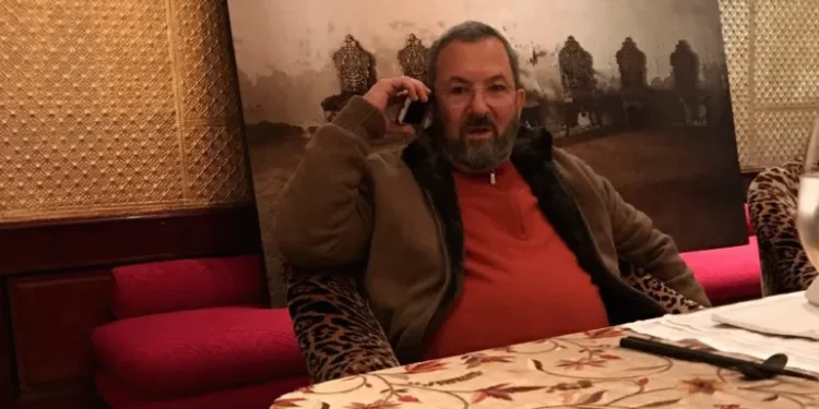 تحت ضغط الانتقادات.. إيهود باراك يعترف بعلاقته مع إبستين ويعبر عن الندم