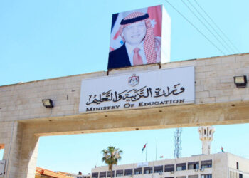 التربية توضح آلية توزيع طلاب الحادي عشر بين الحقول الأربعة