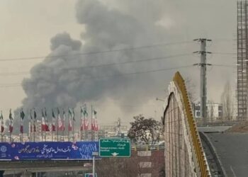 حريق ضخم في سوق غربي طهران