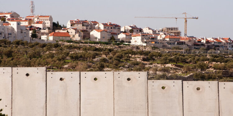 الأردن يدين بأشدّ العبارات القرارات الإسرائيلية الهادفة لفرض السيادة والاستيطان في الضفة