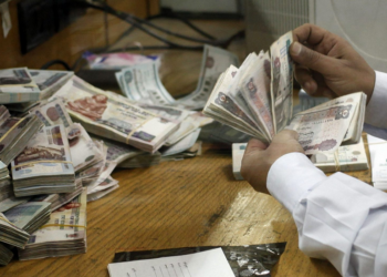 السيسي يوجه بإقرار زيادة غير مسبوقة في الرواتب والمعاشات