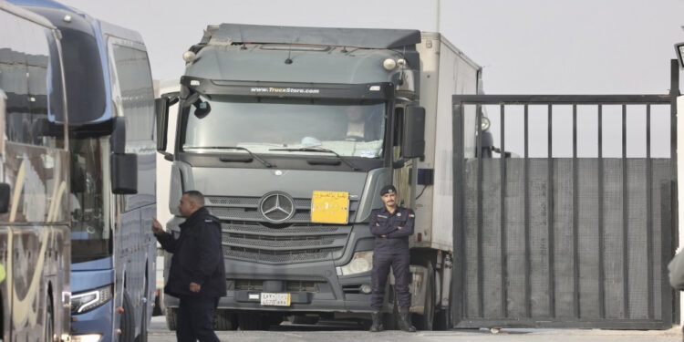 أبو عاقولة: قرار سوريا باعتماد نظام باك تو باك أفقد الأردن ميزتي الوقت والكلفة