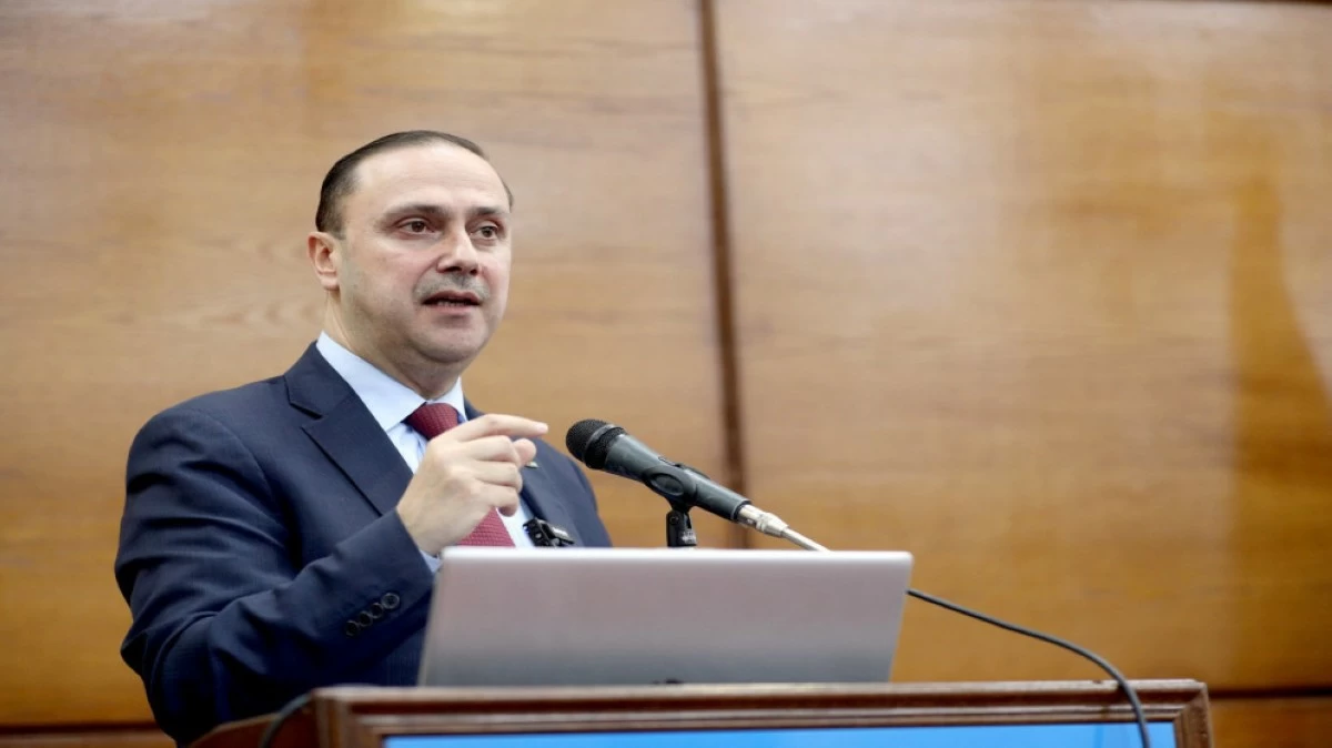 المومني يهنئ بمناسبة اليوم العالمي للإذاعة