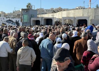 قيود إسرائيلية مشدّدة على دخول المصلين إلى القدس في الجمعة الأولى من رمضان