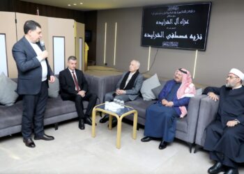 مندوبا عن الملك وولي العهد.. العيسوي يعزي عشيرة الشرايدة