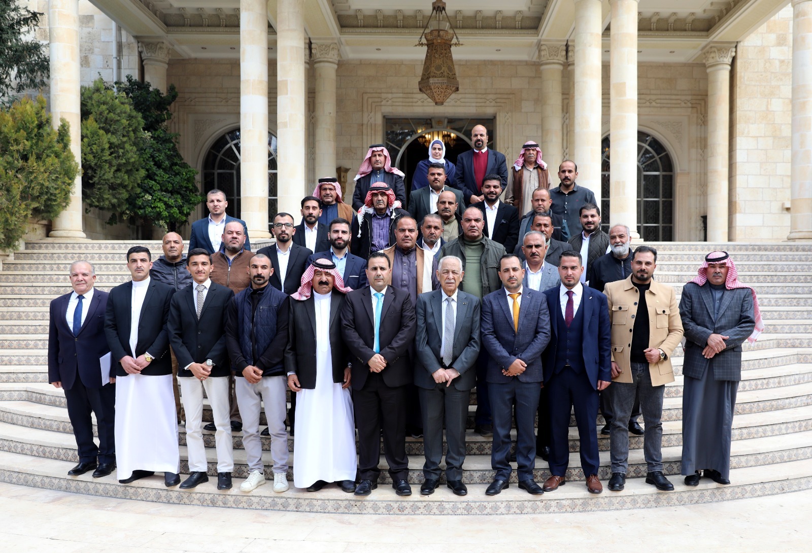 العيسوي يلتقي وفدا من أبناء عشيرة المشاقبة