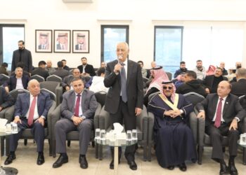 مندوبا عن الملك وولي العهد…العيسوي يعزي عشيرة النهار/ عباد