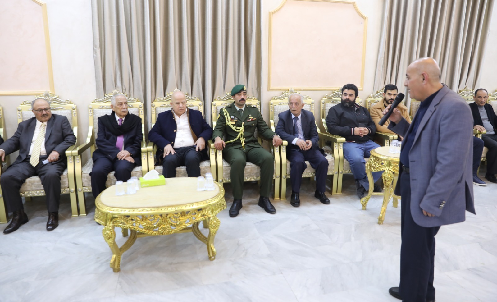 مندوبا عن الملك وولي العهد…العيسوي يعزي عشائر بينو والمساعدة والمصري والخريسات