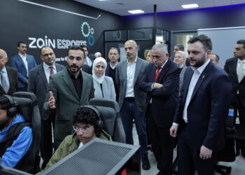 الأمير عمر بن فيصل يفتتح أكاديمية زين للرياضات الإلكترونية وتطوير الألعاب الإلكترونية في الجامعة الأردنية