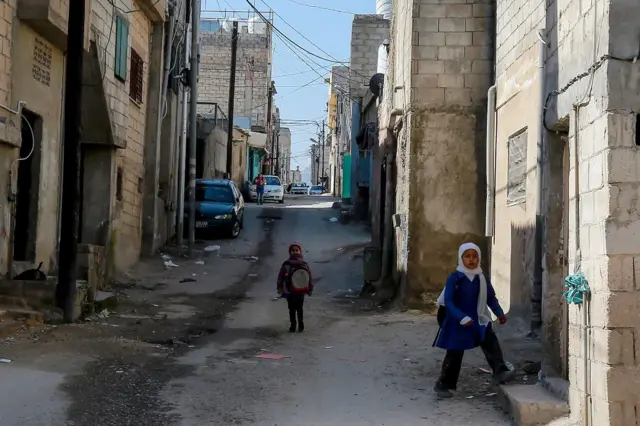 المصري: حل جذري لأراضي المخيمات بعد تعطلها 78 عاما وبمبدأ التعويض العادل