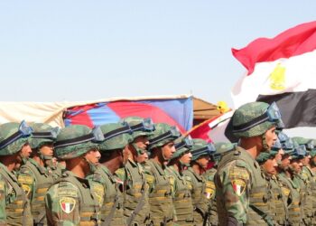 الجيش المصري يستعرض قواته المشاركة بدعم الصومال