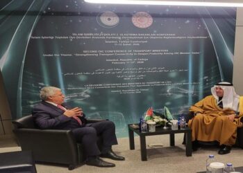 القطامين يبحث مع نظيريه السعودي والتركي التعاون في النقل والربط السككي