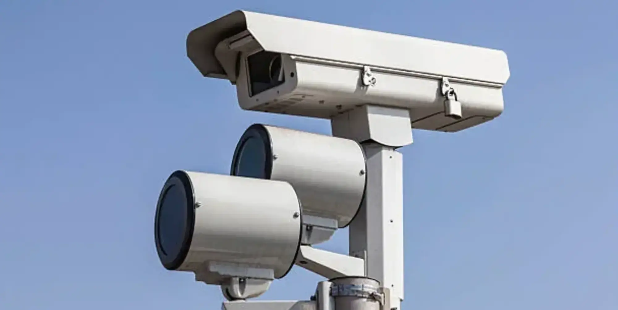 أمانة عمّان تطرح عطاء لتشغيل أكثر من 3 آلاف كاميرا ذكية لرصد المرور والمخالفات