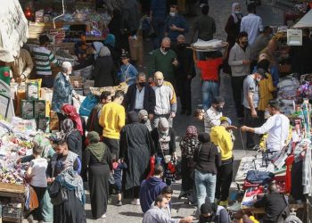 إدارة الازمات للمواطنين : توقفوا عن التهافت على شراء السلع وتخزينها