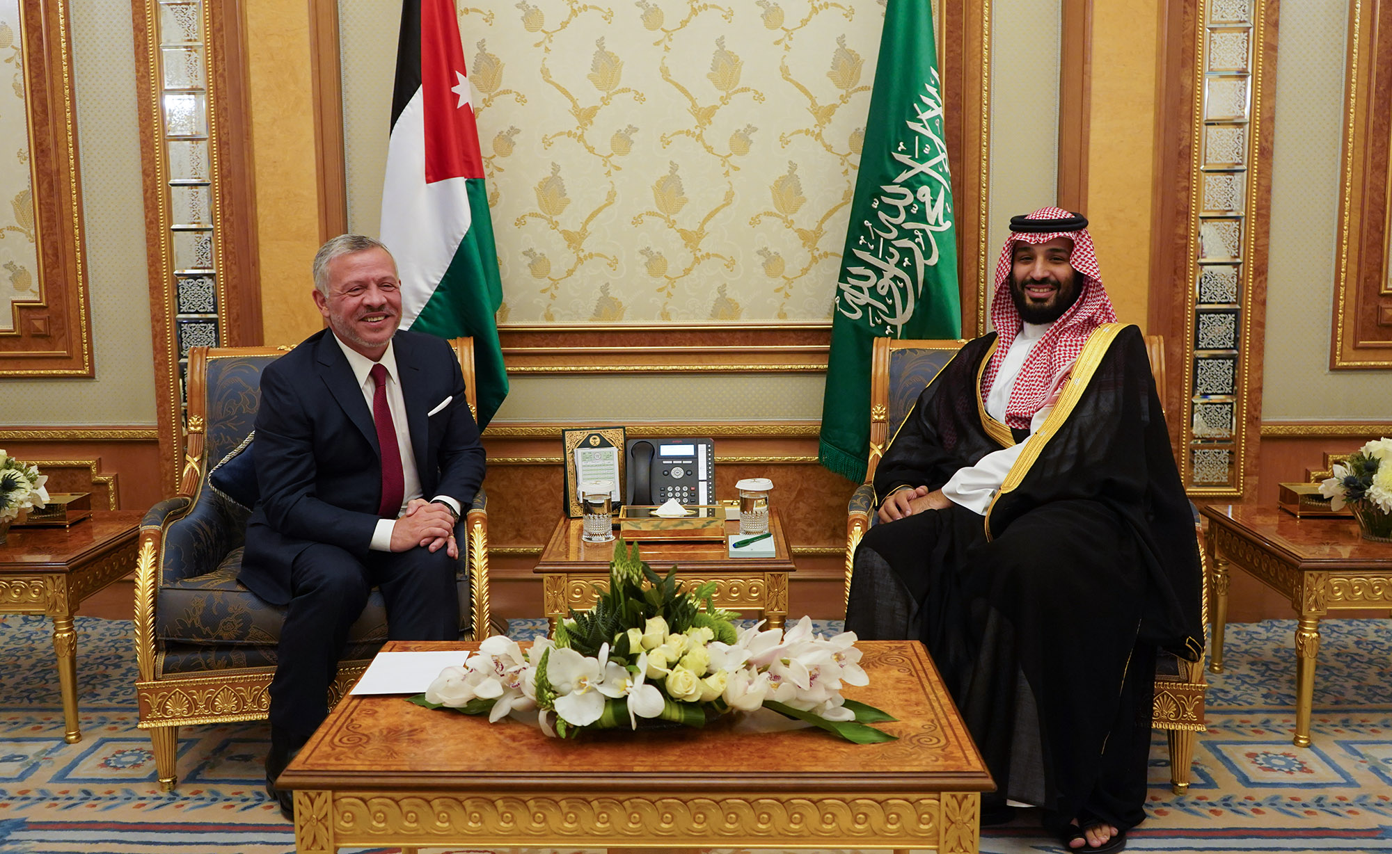 الملك يغادر أرض الوطن في زيارة إلى السعودية