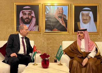 الصفدي ونظيره السعودي يبحثان التصعيد في المنطقة وسبل استعادة الهدوء