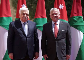 الملك يؤكد ضرورة فتح المسجد الأقصى أمام المصلين