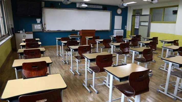 مدارس خاصة تعطل الطلبة الخميس وتتحدى بلاغ رئيس الوزراء