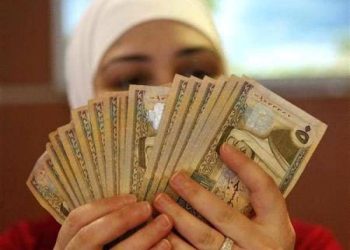 بدء صرف رواتب العسكريين اليوم وباقي القطاعات الحكومية الثلاثاء