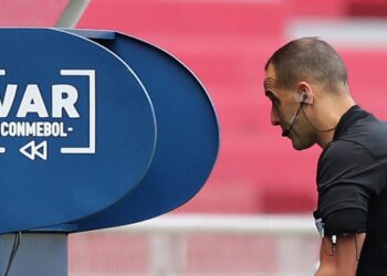 اتحاد الكرة : تشغيل تقنية الـ VAR في الملاعب الموسم المقبل