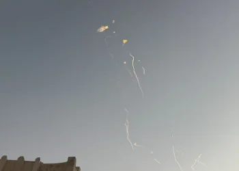 السعودية تعلن اعتراض أكثر من 60 مسيّرة منذ منتصف ليل أمس