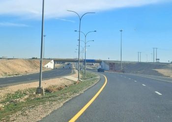 إطلاق مشروع لصيانة الطريق الصحراوي من القويرة إلى جمرك وادي اليتم