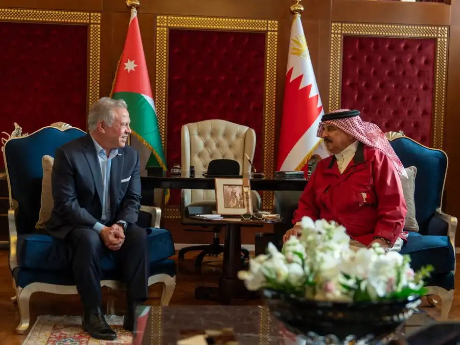 الملك يعود إلى أرض الوطن بعد زيارات إلى الإمارات وقطر والبحرين
