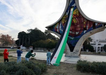 النشيد السوري يتصدر الترند.. وغضب من وزير الثقافة