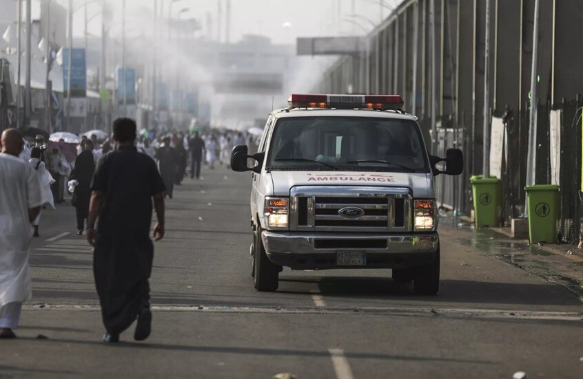 الدفاع المدني السعودي: وفاتان وإصابة 12 مقيماً جراء سقوط مقذوف على موقع سكني