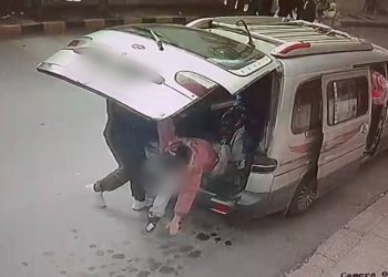 الأمن العام: تحديد هوية سائق حافلة اعتدى على طفلة والبحث جار عنه