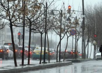 أمطار رعدية غزيرة وتحذيرات من السيول الأربعاء والخميس