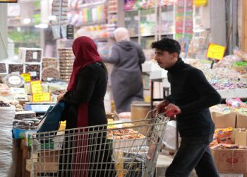 منتدى الاستراتيجيات يدعو لمتابعة الأسواق لمنع أي زيادات غير مبررة في أسعار السلع