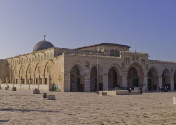 الأردن يطالب إسرائيل بالتوقّف عن إغلاق أبواب المسجد الأقصى فورا