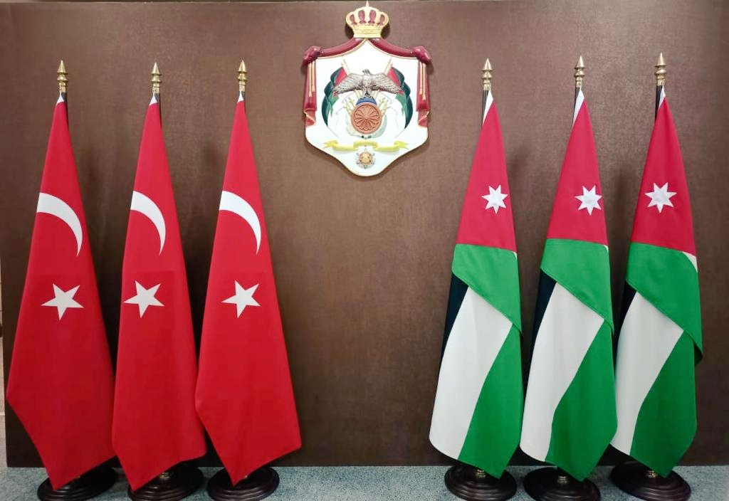 الصفدي ونظيره التركي يبحثان آفاق إنهاء التصعيد في المنطقة