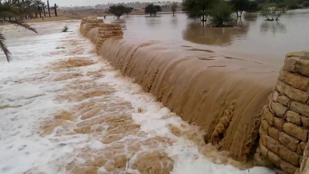 تحذير من جريان السيول في الأغوار الجنوبية حتى صباح الجمعة