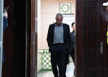 ما سر ظهور مورينيو في أحد مساجد لشبونة؟