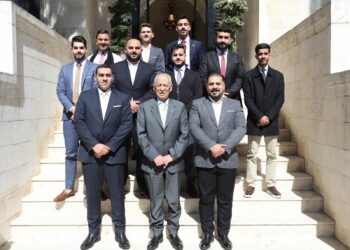 العيسوي يلتقي وفدا شبابيا