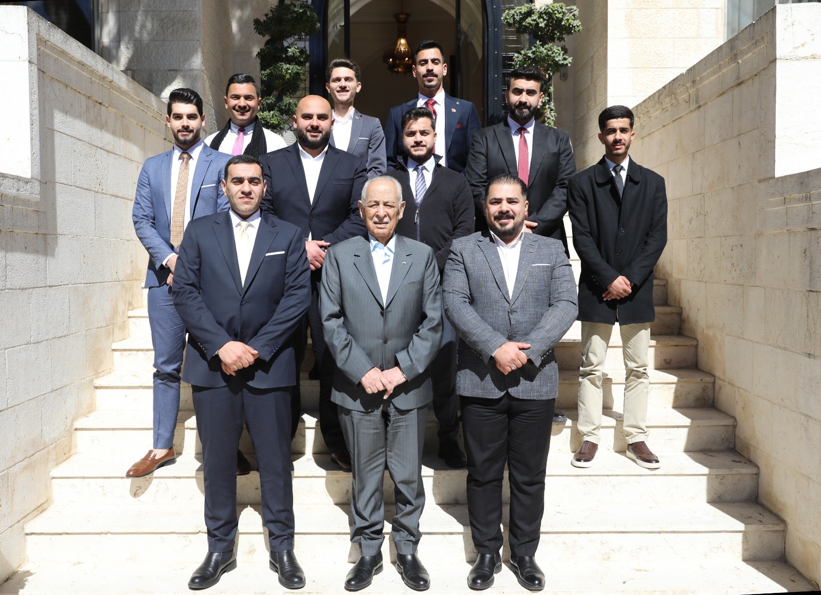 العيسوي يلتقي وفدا شبابيا