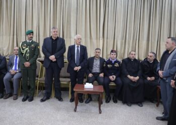 مندوبا عن الملك وولي العهد.. العيسوي يعزي عشيرة السميرات