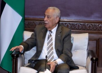 مندوبا عن الملك وولي العهد.. العيسوي يعزي المشاقبة وآل مراد