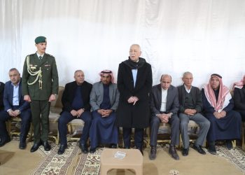 مندوبا عن الملك وولي العهد…العيسوي يعزي عشيرة الشريف