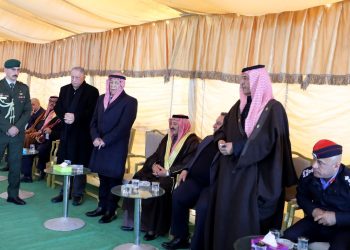 مندوبًا عن الملك وولي العهد… العيسوي يعزي عشائر القاضي والزعبي والفريحات