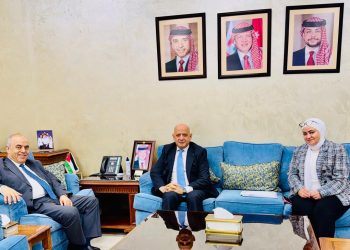 محافظة والحاج توفيق يبحثان إطلاق برنامج المنح الإيطالية لتدريب الشباب الأردني
