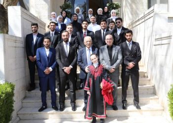 العيسوي يلتقي فعاليات مجتمعية وشبابية↗