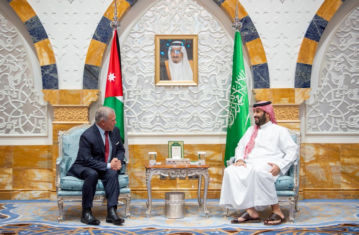 الملك وولي العهد السعودي يبحثان تداعيات التطورات الإقليمية على أمن المنطقة والعالم