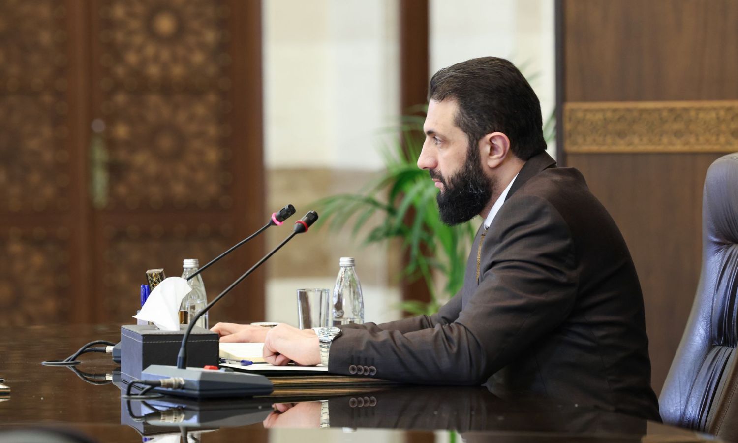 الشرع يعلن زيادات واسعة على الرواتب ويكشف عن الموازنة الأكبر في تاريخ سوريا الحديث