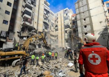 12 شهيدا وجرحى بغارة إسرائيلية على صيدا جنوبي لبنان