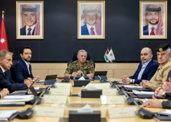 الملك يترأس اجتماعا في المركز الوطني للأمن وإدارة الأزمات