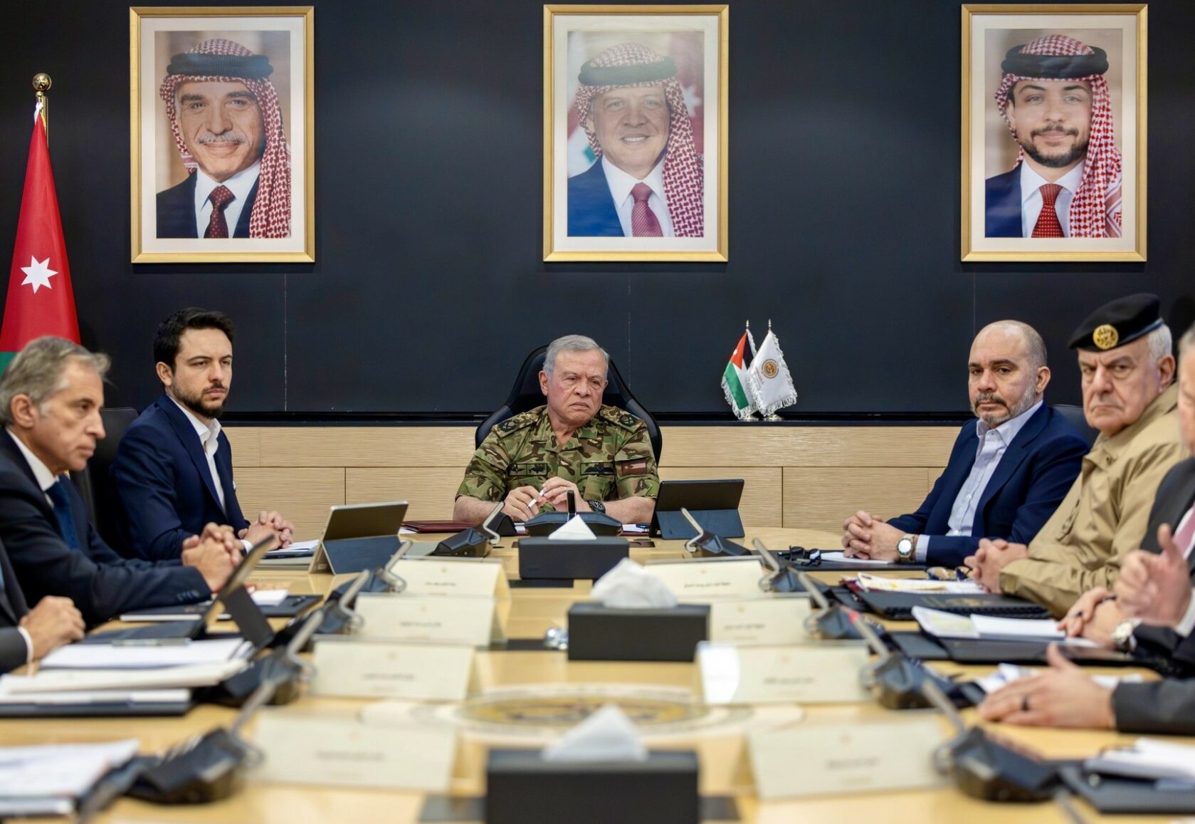 الملك يترأس اجتماعا في المركز الوطني للأمن وإدارة الأزمات